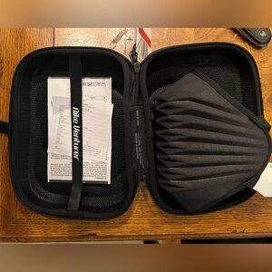 Nike Venturer Black Mask with Case